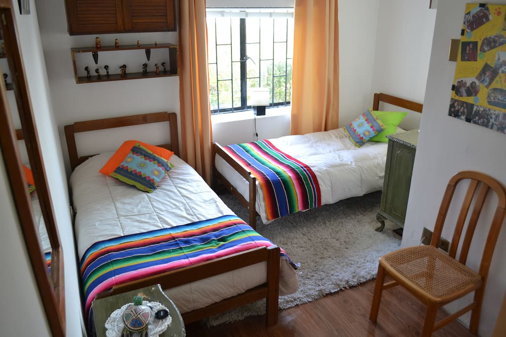 Dormitorio 1 (1 o 2 camas) / Bedroom (1 or 2 beds)