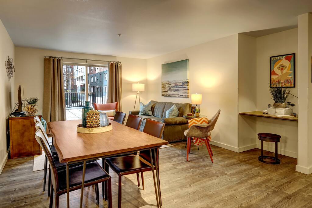 The open floor plan gives you plenty of space to spread out.