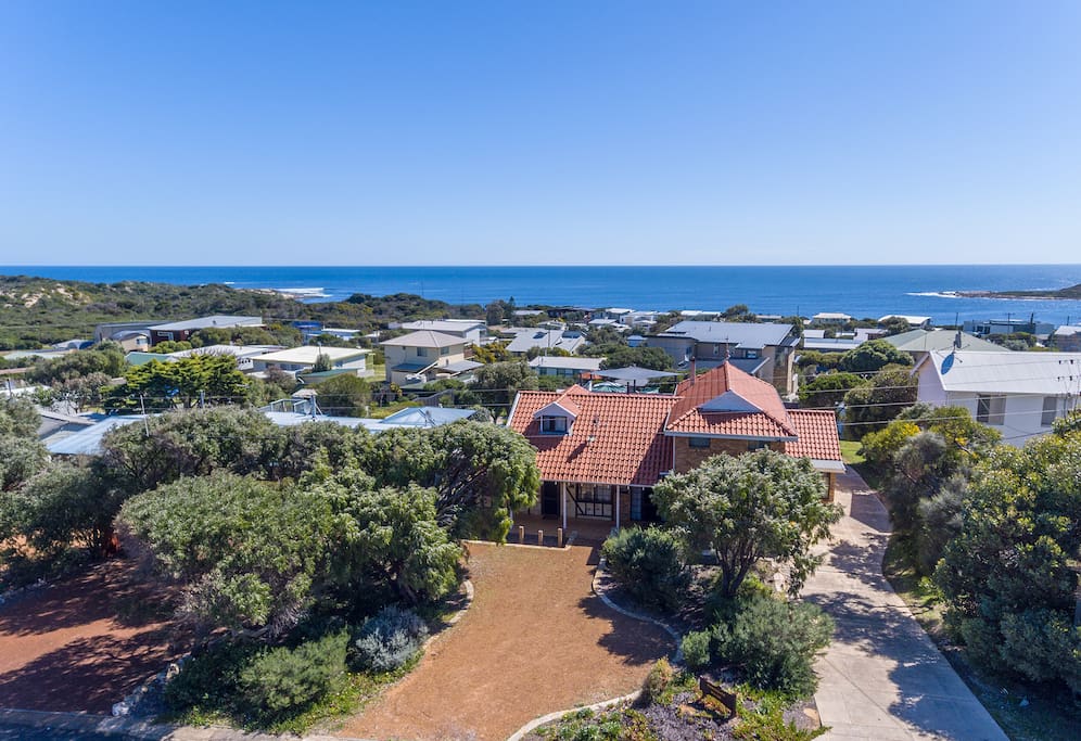 Marmaduke House an oustanding beach house Houses for Rent in