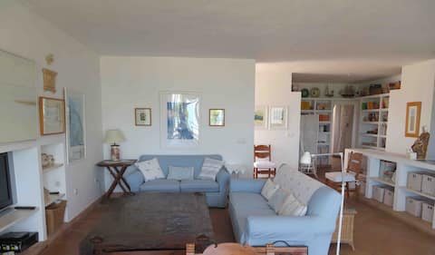 Popular Airbnb listing: On the beachfront with direct access to the beach. in Huelva