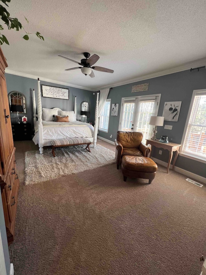 Master Bedroom! 
King bed, leather sitting chair with a 65” TV! 