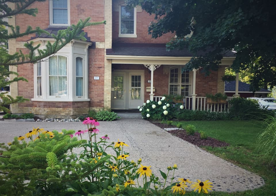 Victorian on Main Street Apartments for Rent in Owen Sound, Ontario