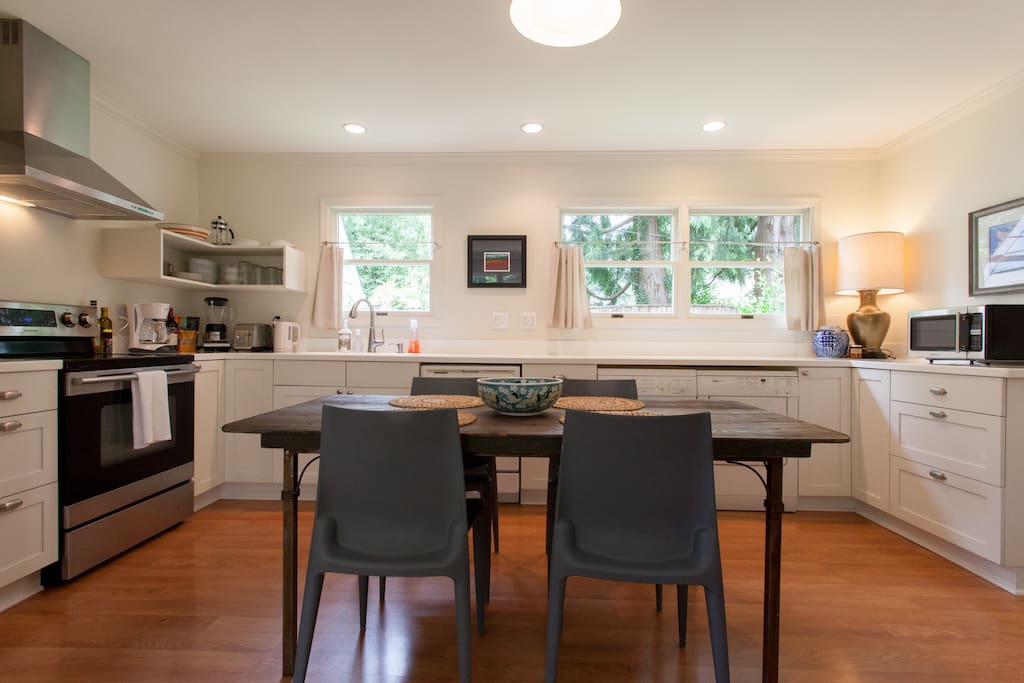 Dining table seats 6