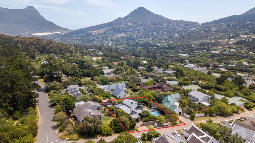 Marvellous Hout Bay home- a perfect family getaway gallery image 2