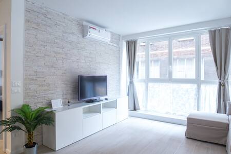 Marconi Apartment 2: Bright and central flat