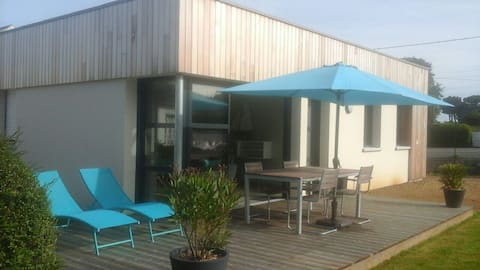 Successful Airbnb property: Trégastel vacation home 200 m from the sea in Trégastel
