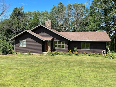 3BR 2B Cabin Retreat in Beautiful Crawford County