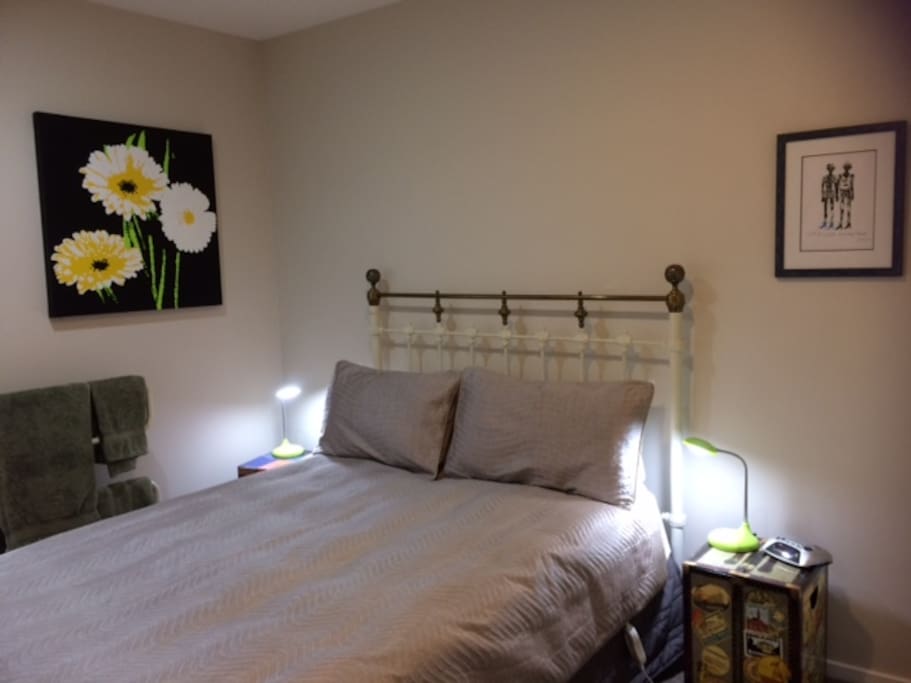 Guest bedroom