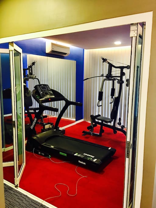 Mini gym: trademill, multi purpose home gym equipment , aircond (required additional cost if guests interested to use, otherwise it will be lock)