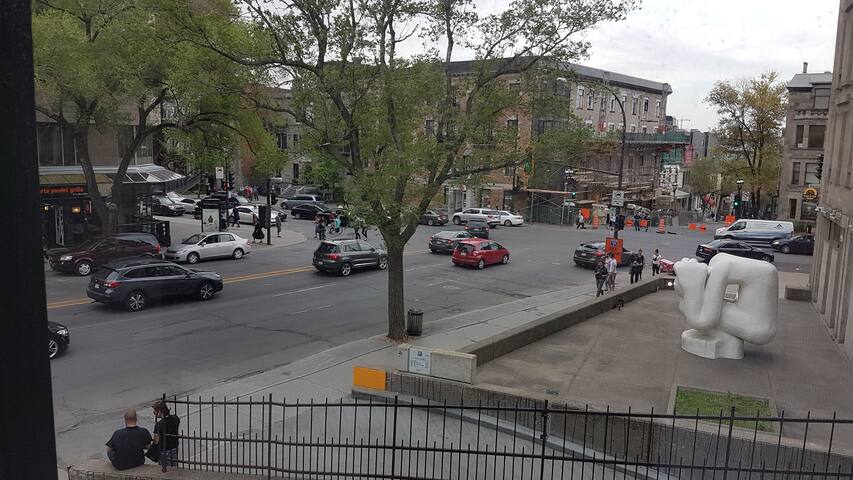 Downtown | Free parking, 99 walkscore! by mtlFlats gallery image 4