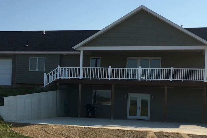 Airbnb Hiawatha Vacation Rentals Places To Stay Kansas