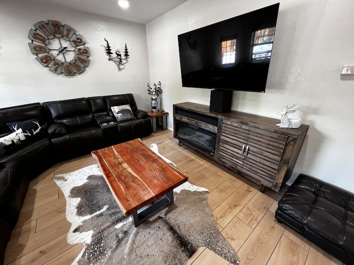 Renovated! Walk To Shops & Restaurants! 6bed/3bath - Strawberry, AZ