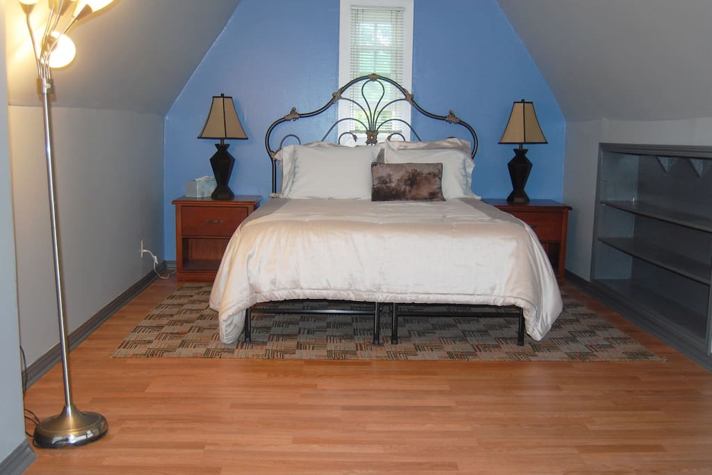 Comfortable Queen Bed