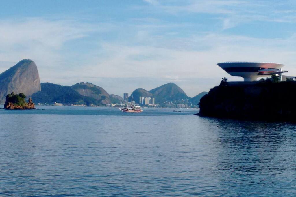 Vista da cidade do Rio e do MAC