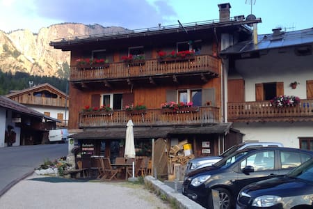 Apartment with mountain view