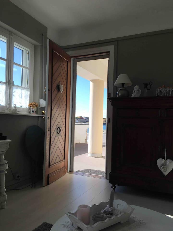 Appartement Cosy, à Proximité De La Plage - ibis Styles Calais Centre