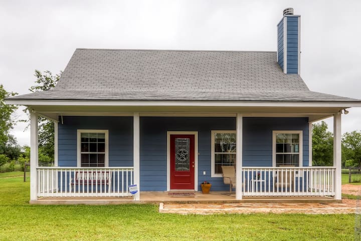 Blue Cottage Inn@Texas Hill Country