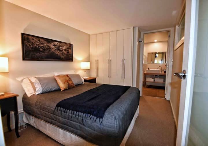 Queen Room with ensuite under mezzanine 