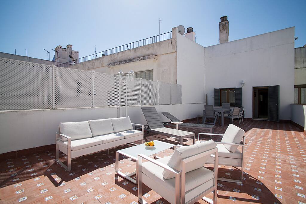 Large rivate Terrace