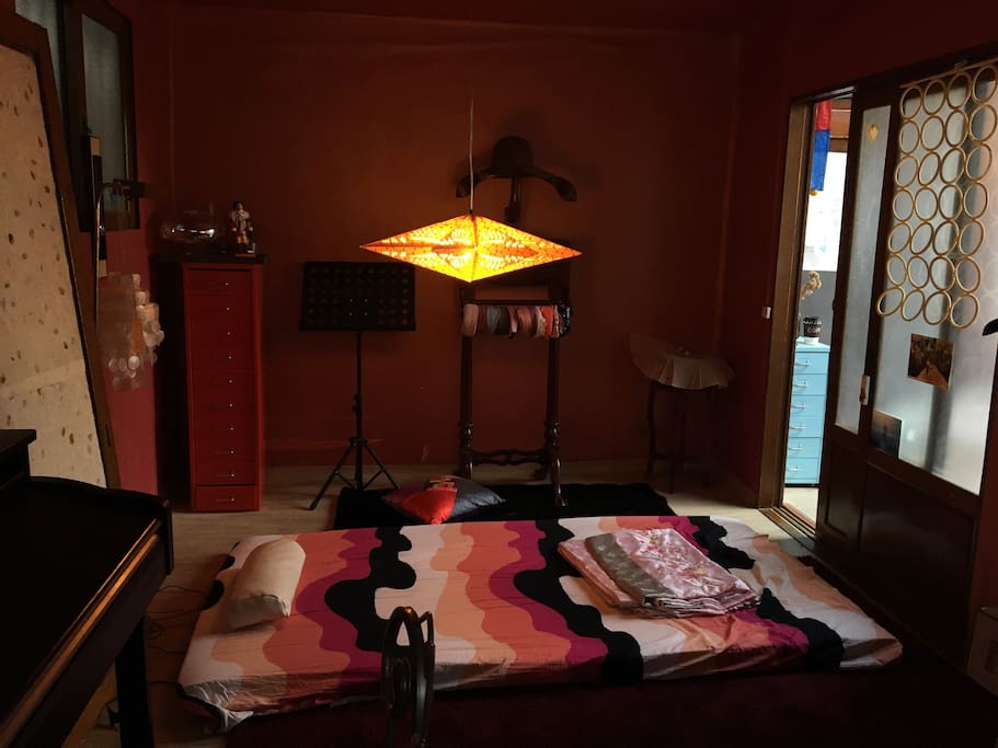 A Modern room in Hanok. Near palace area.