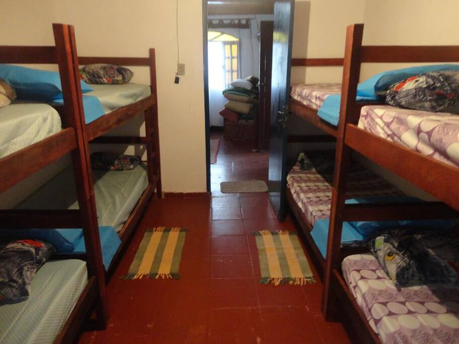 Quarto 2- 4 beliches