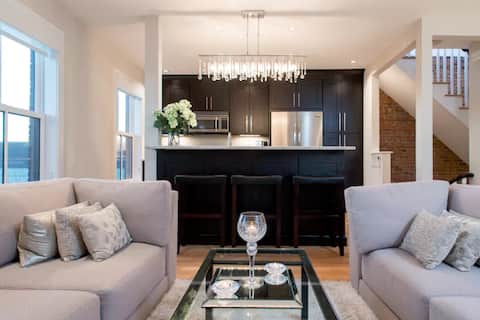 Popular Airbnb listing: Luxury 4 Bdrm Penthouse Brownstone Duplex in Fenway/Longwood