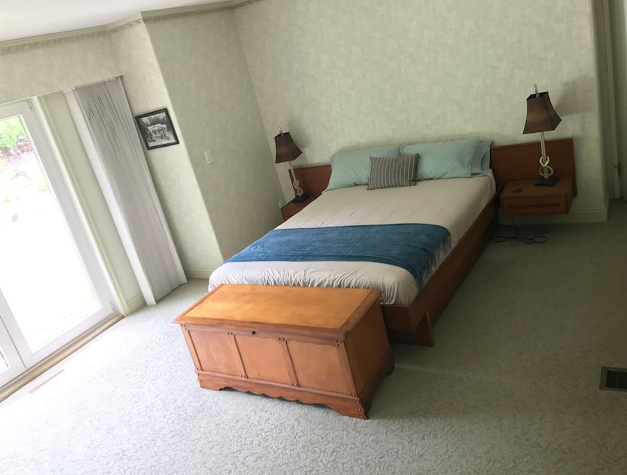 Queen Bed
