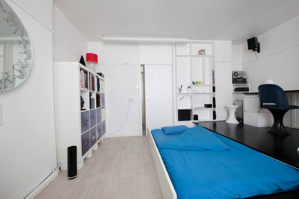 Main room slide Bed open