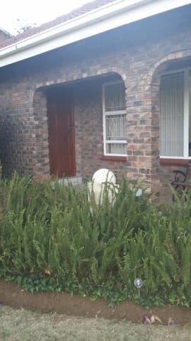 Private overnight room near OR Tambo Intl airport