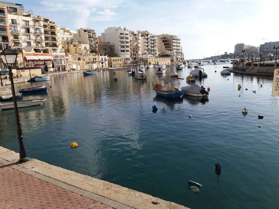 St Julians bay just a 3 minute walk away! A beautiful coastline dotted with restaurants and fishing boats, locally known as luzzus or dghajsas bobbing in the bay!