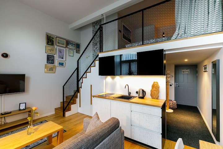 Cosy modern loft apartment in city centre