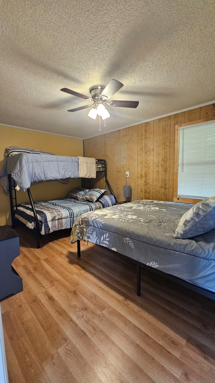 Queen bed, full bed and twin bed