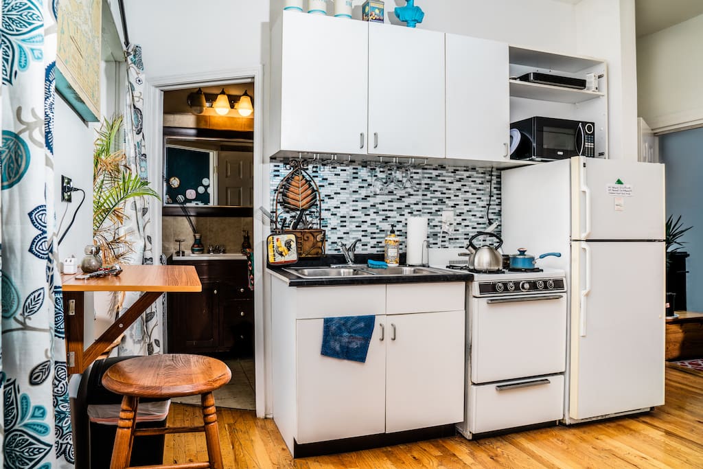 Facing Northwest/Kitchenette