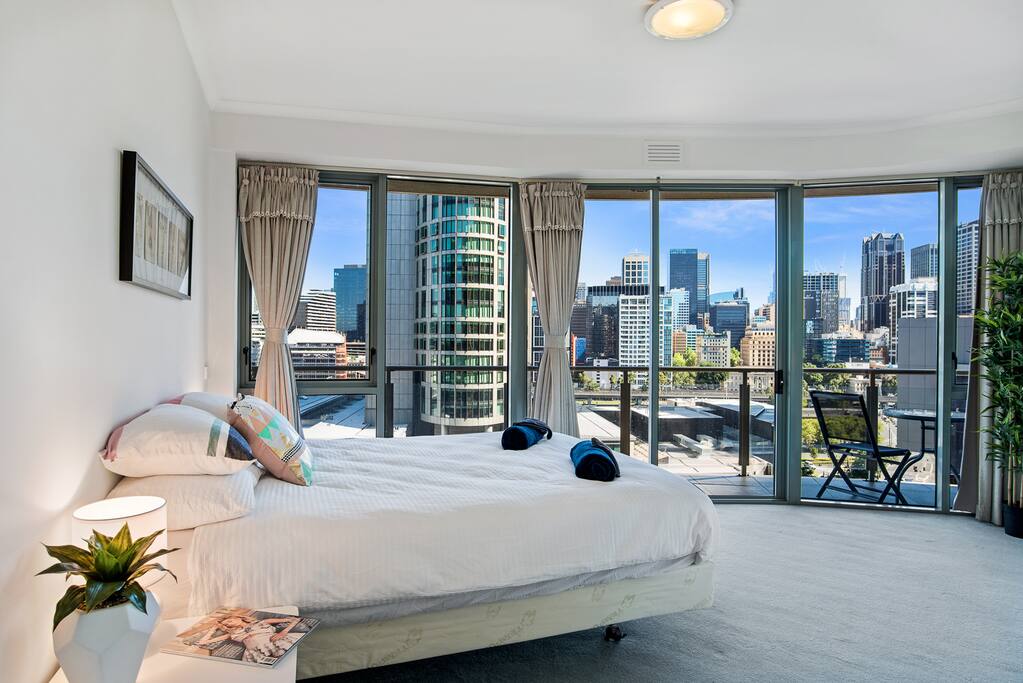 Large open plan living in the heart of Southbank