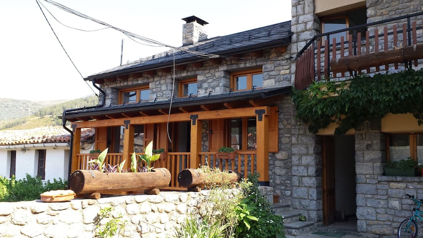 House in Sant Roc, Bellver de Cerdanya