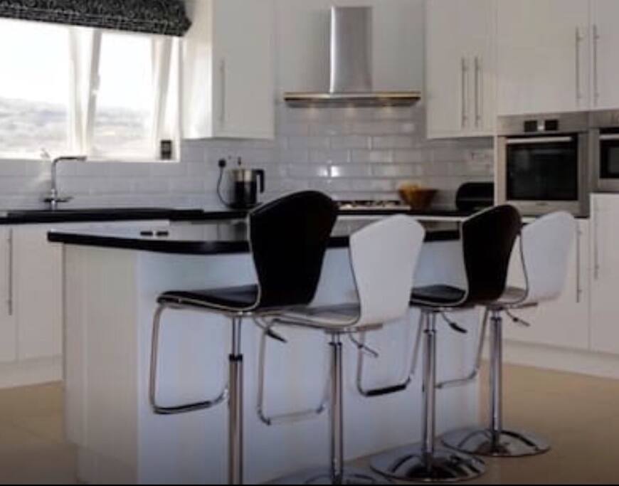 Breakfast bar