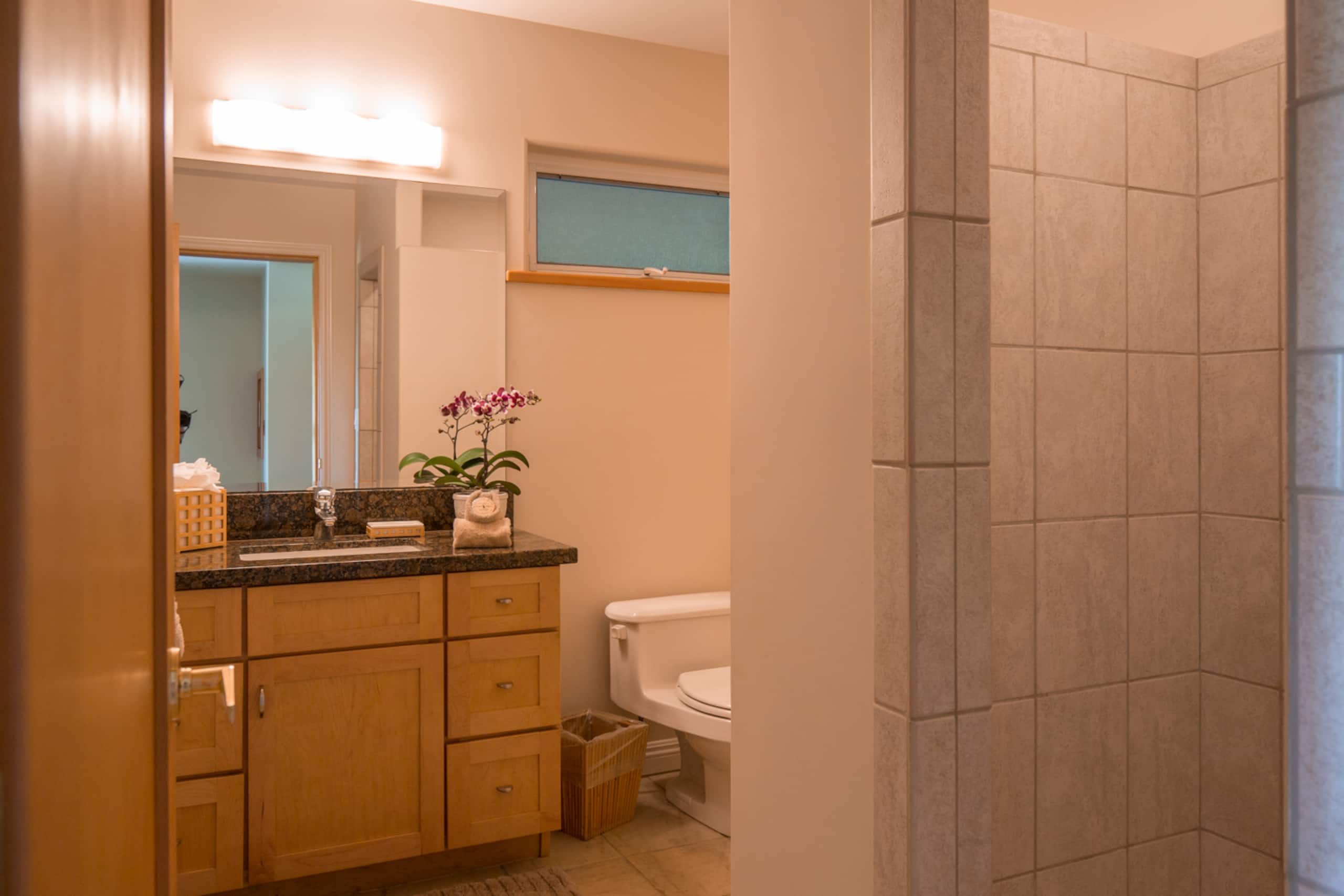 Home in Haiku-Pauwela · ★4.93 · 3 bedrooms · 4 beds · 3 baths - Photo 14