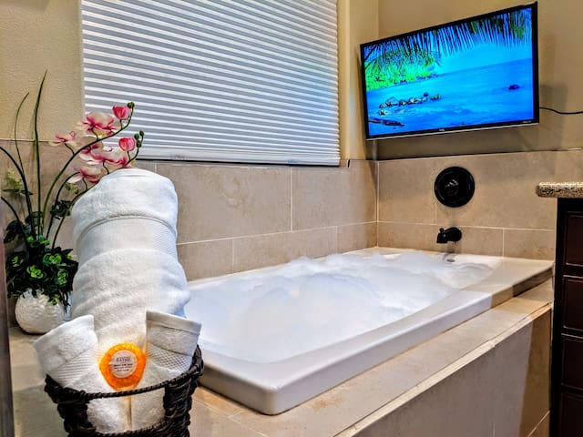 ♪♫♪PRIME LOCATION♪♫♪ SPA Guest Suite with TV-BATH♫