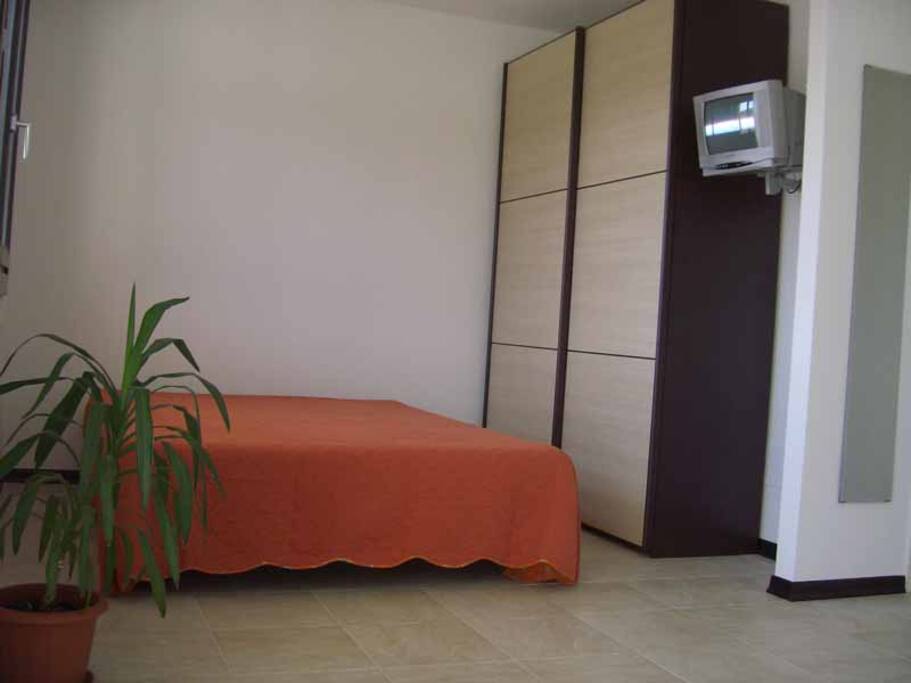 Letto e armadio