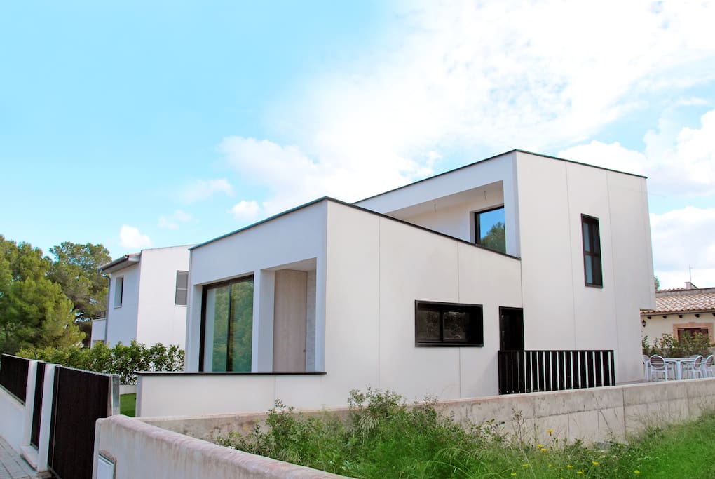 Exterior / Outside