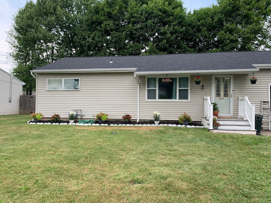 Airbnb Cozy and Quiet Private Home - SYR Airport