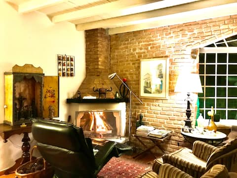 Top Airbnb: New Year's Eve minimum of 8 people and 5 days. em Cunha