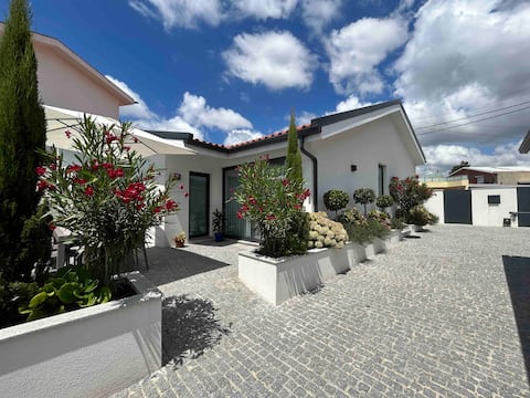 Villa Boucinha located in Alfena (15km-Porto)