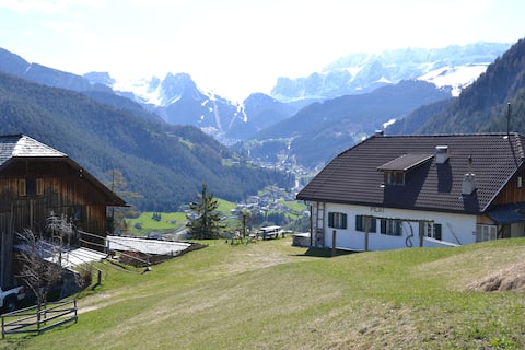 Top Airbnb: Country apartment Pilat with Dolomites view in Castelrotto