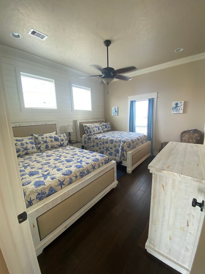 Главна спалня на долния етаж