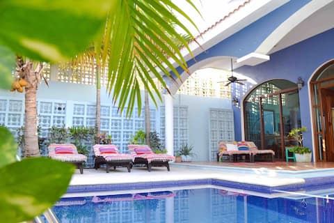 Top performing Airbnb: Everyone Loves This Beach Villa, Private Pool wifi in Luis Donaldo Colosio