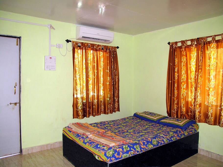 Revankar's Family Homestay, A/C Room