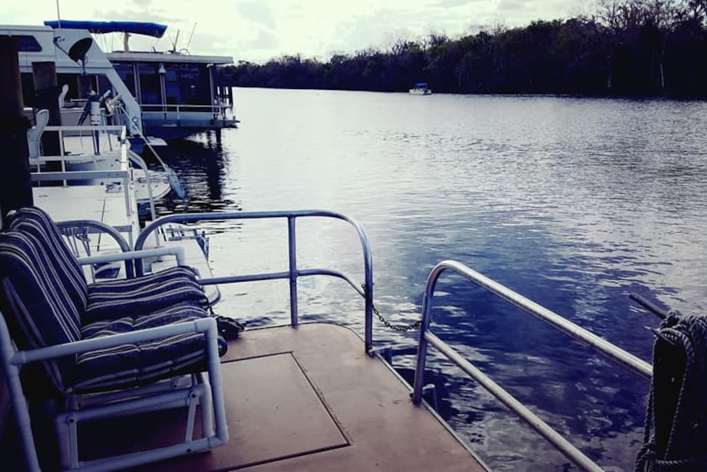 Lounge on the aft deck and take in the fantastic view of the St. Johns River.