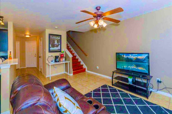 Perfect family or corporate! Downtown, UT, Domain gallery image 2