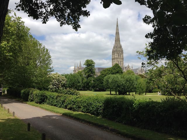 Salisbury Cathedral Close Ens Log Cabin Tiny Houses For Rent In